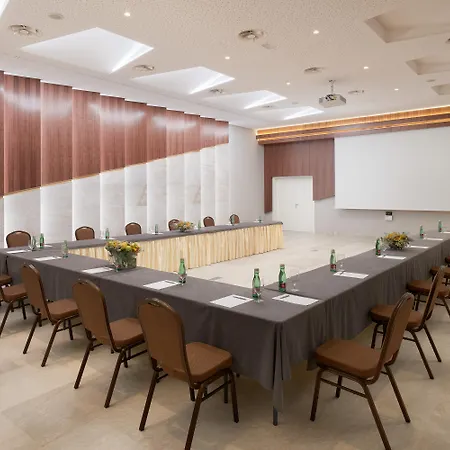 Amphora 4* سبليت